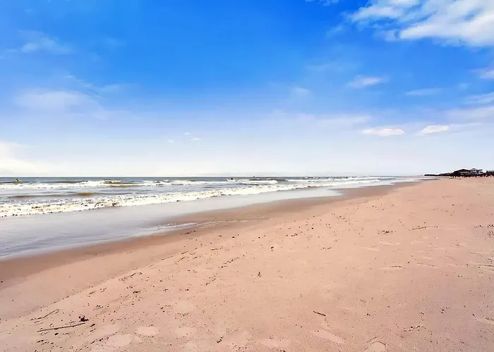 House With Water Views Pools & Short Walk To Gulf Shores