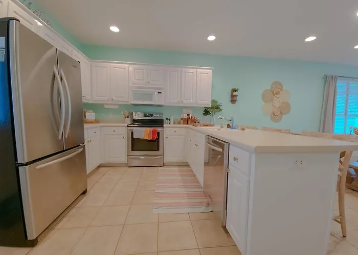 Holiday home House With Water Views Pools & Short Walk To Gulf Shores