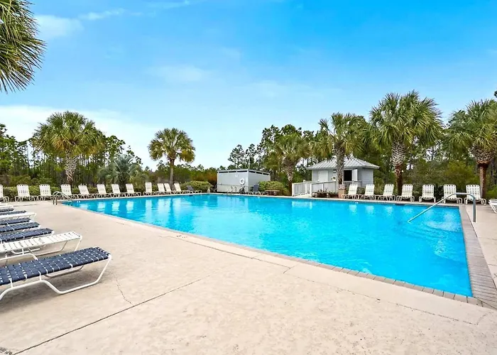 House With Water Views Pools & Short Walk To *